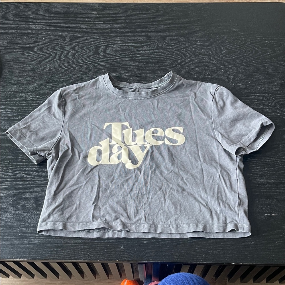 Gray 'Tuesday' Crop Tee - Women's Short Sleeve Top